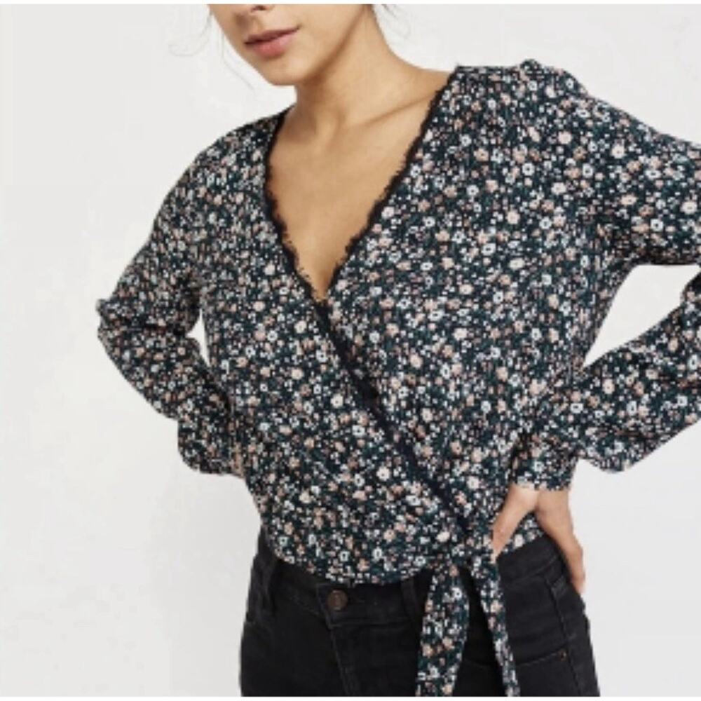 Abercrombie & Fitch Floral Wrap Top Size M Navy Ditzy Fairy Lace Cottage Grunge